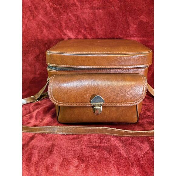 Vintage made in America leather camera bag. In good condition - Picture 3 of 8